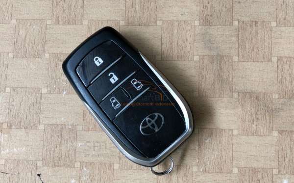 TOYOTA ALPHARD 2.5