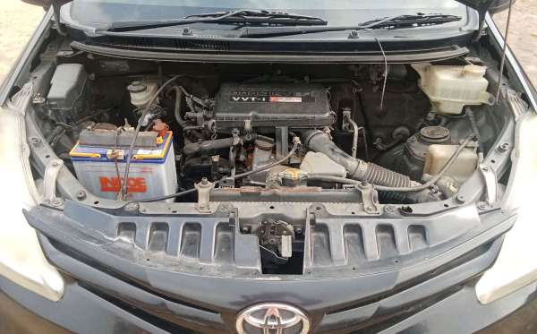 TOYOTA AVANZA