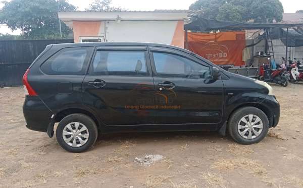 TOYOTA AVANZA