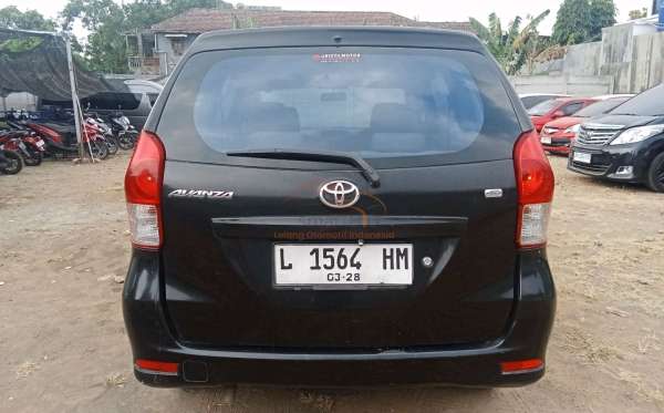 TOYOTA AVANZA