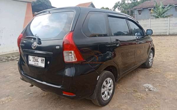 TOYOTA AVANZA