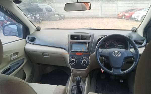 TOYOTA AVANZA