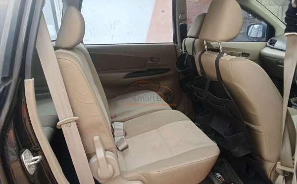 TOYOTA AVANZA