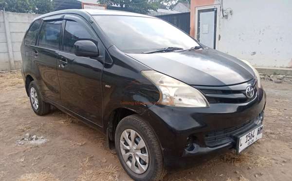 TOYOTA AVANZA