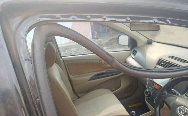 TOYOTA AVANZA