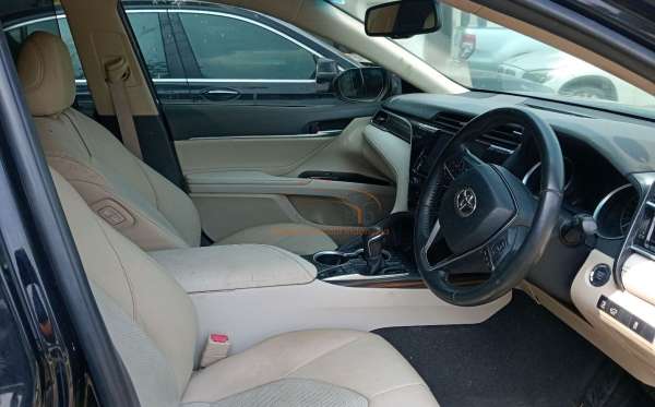 TOYOTA CAMRY V