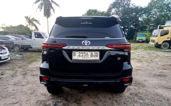 TOYOTA FORTUNER 2.4 VRZ
