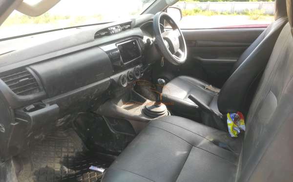TOYOTA  HILUX  PICK UP