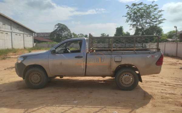 TOYOTA  HILUX  PICK UP