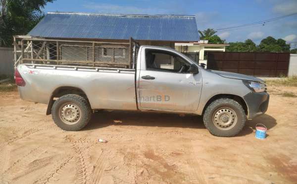 TOYOTA  HILUX  PICK UP