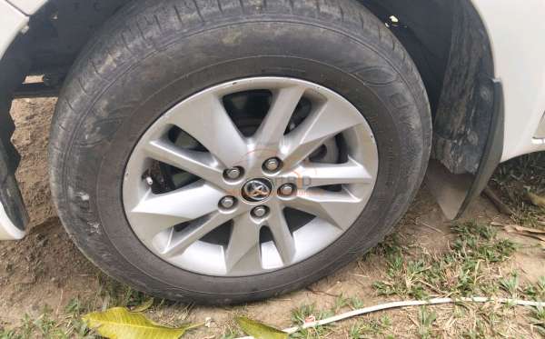 TOYOTA INNOVA