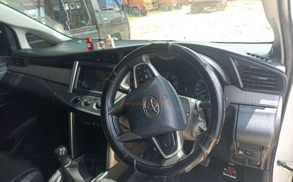 TOYOTA KIJANG INNOVA G