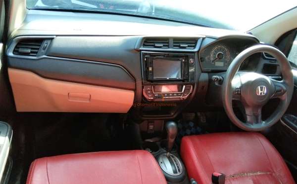 HONDA  BRIO