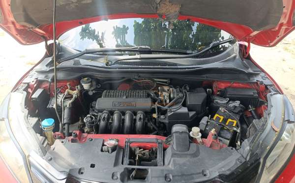 HONDA HRV RU1 1.5 E