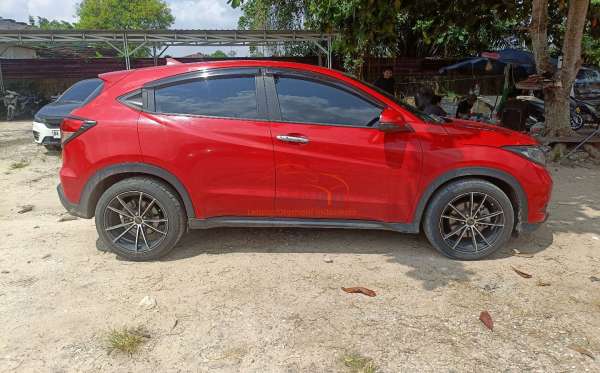 HONDA HRV RU1 1.5 E