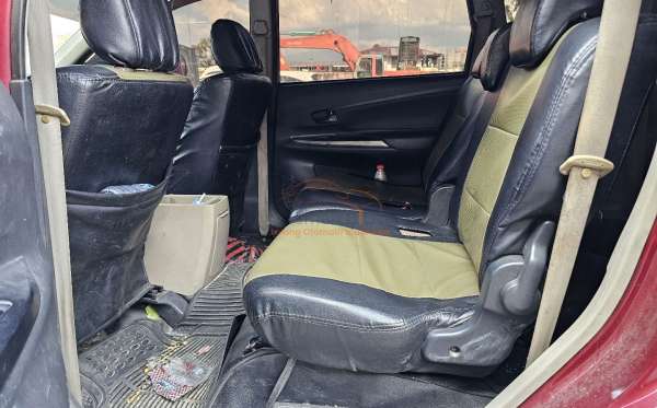 TOYOTA AVANZA