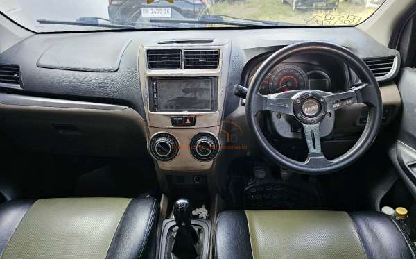 TOYOTA AVANZA