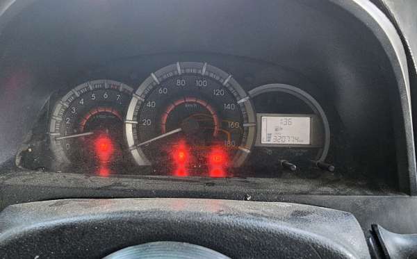TOYOTA AVANZA