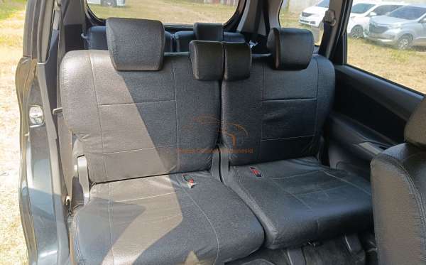 TOYOTA  AVANZA  VELOZ