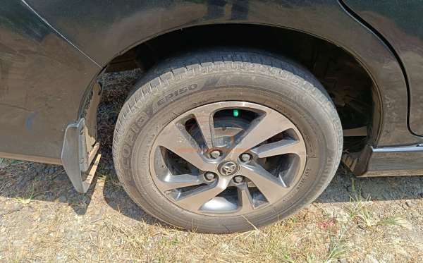 TOYOTA  AVANZA  VELOZ