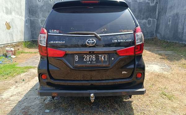 TOYOTA  AVANZA  VELOZ