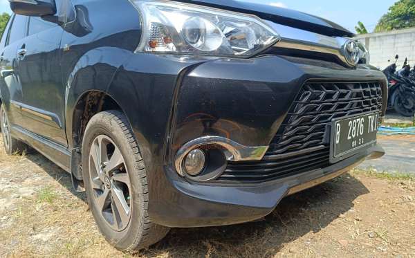 TOYOTA  AVANZA  VELOZ