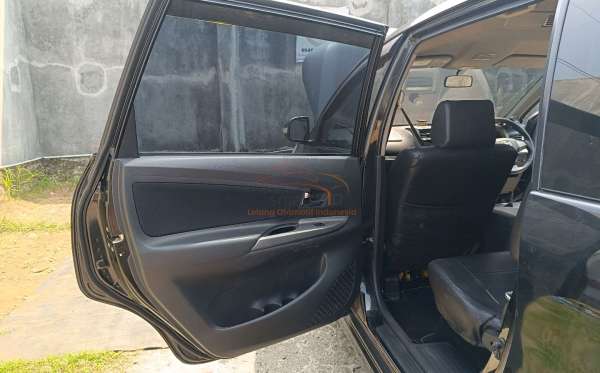 TOYOTA  AVANZA  VELOZ
