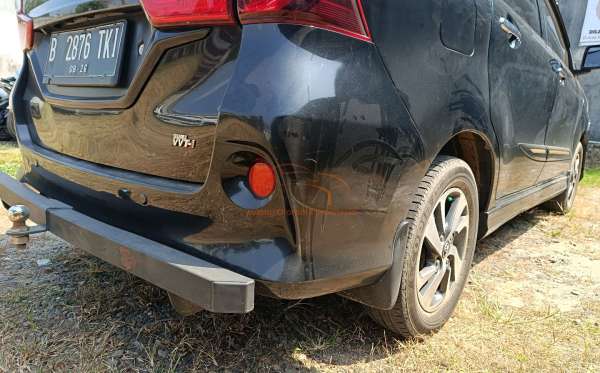 TOYOTA  AVANZA  VELOZ