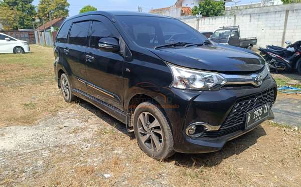 TOYOTA  AVANZA  VELOZ