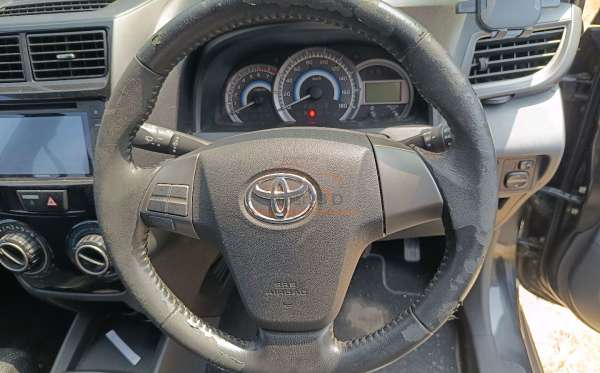 TOYOTA  AVANZA  VELOZ