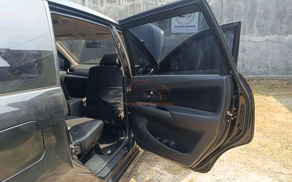 TOYOTA  AVANZA  VELOZ