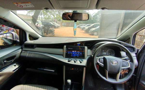 TOYOTA INNOVA 2.4 G