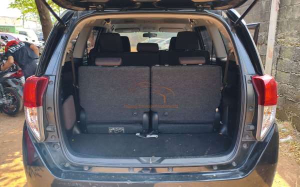 TOYOTA INNOVA 2.4 G