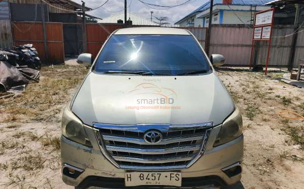 TOYOTA INNOVA G