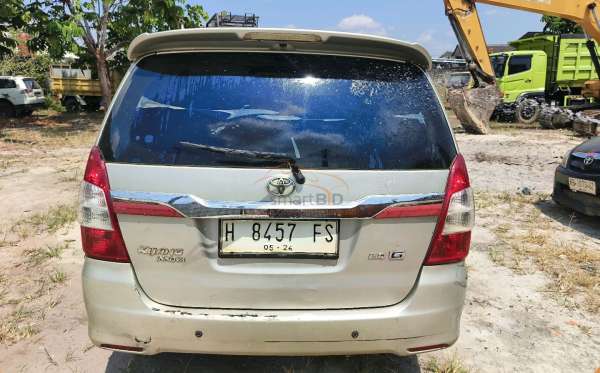 TOYOTA INNOVA G