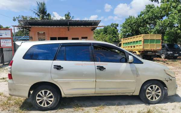 TOYOTA INNOVA G