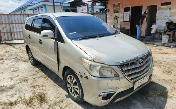 TOYOTA INNOVA G