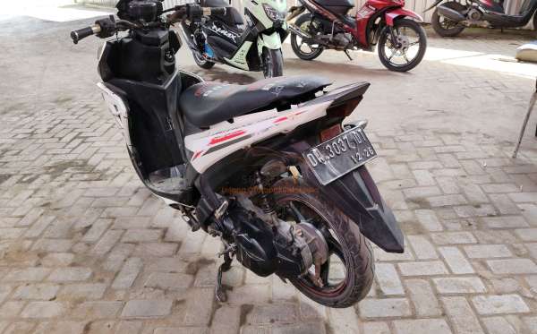 YAMAHA  AEROX 125