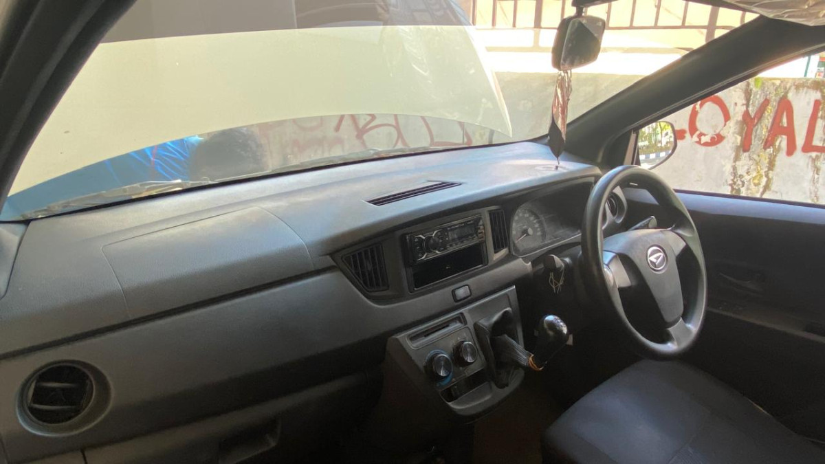 DAIHATSU SIGRA  D
