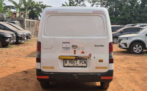 DAIHATSU GRAN MAX BLIND VAN