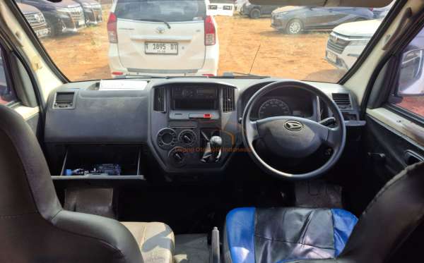 DAIHATSU GRAN MAX BLIND VAN