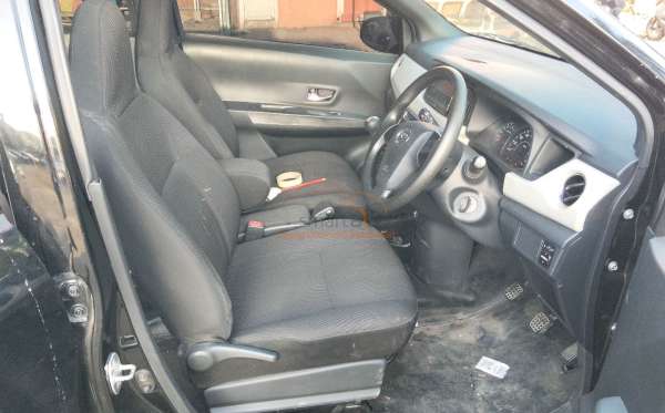 DAIHATSU SIGRA R