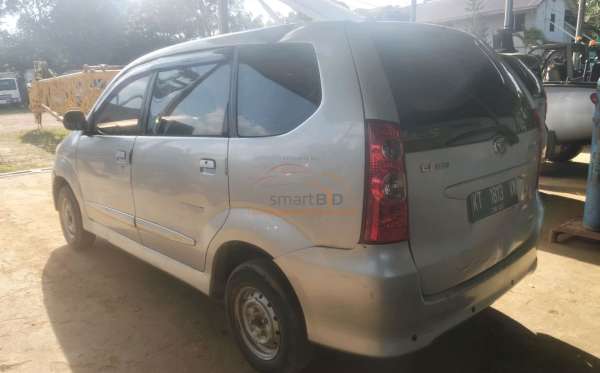 DAIHATSU XENIA