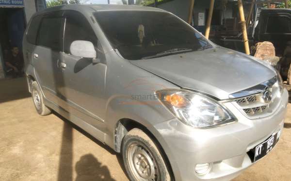 DAIHATSU XENIA