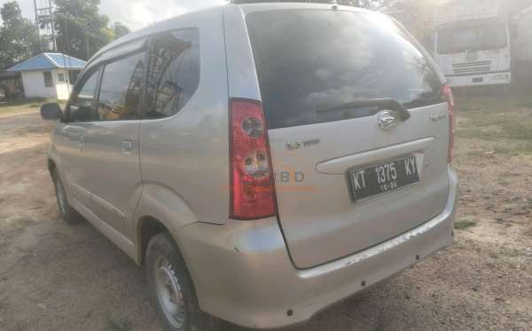 DAIHATSU XENIA