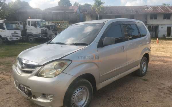 DAIHATSU XENIA