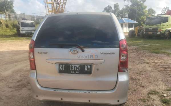 DAIHATSU XENIA