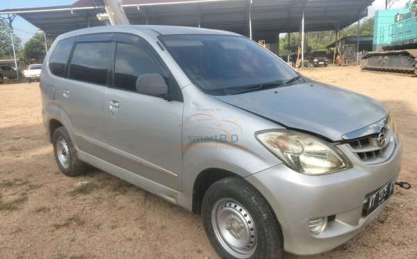 DAIHATSU XENIA