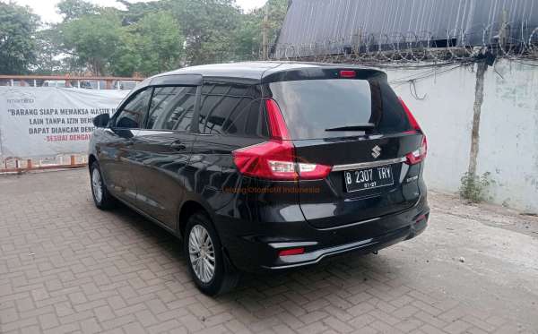 SUZUKI ERTIGA GL