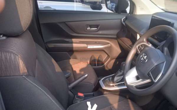 TOYOTA AVANZA 1.5 G